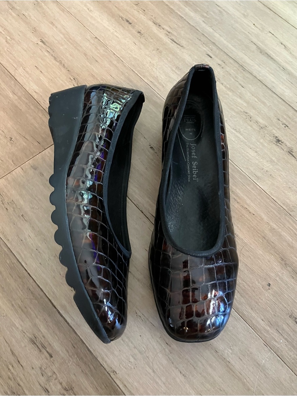 Josef Seibel European brown textured leather women’s heeled loafers. Size 10.5 - Picture 3 of 8